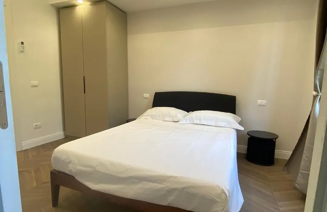 PM 57 Via Vittorio Locchi Guest House-1